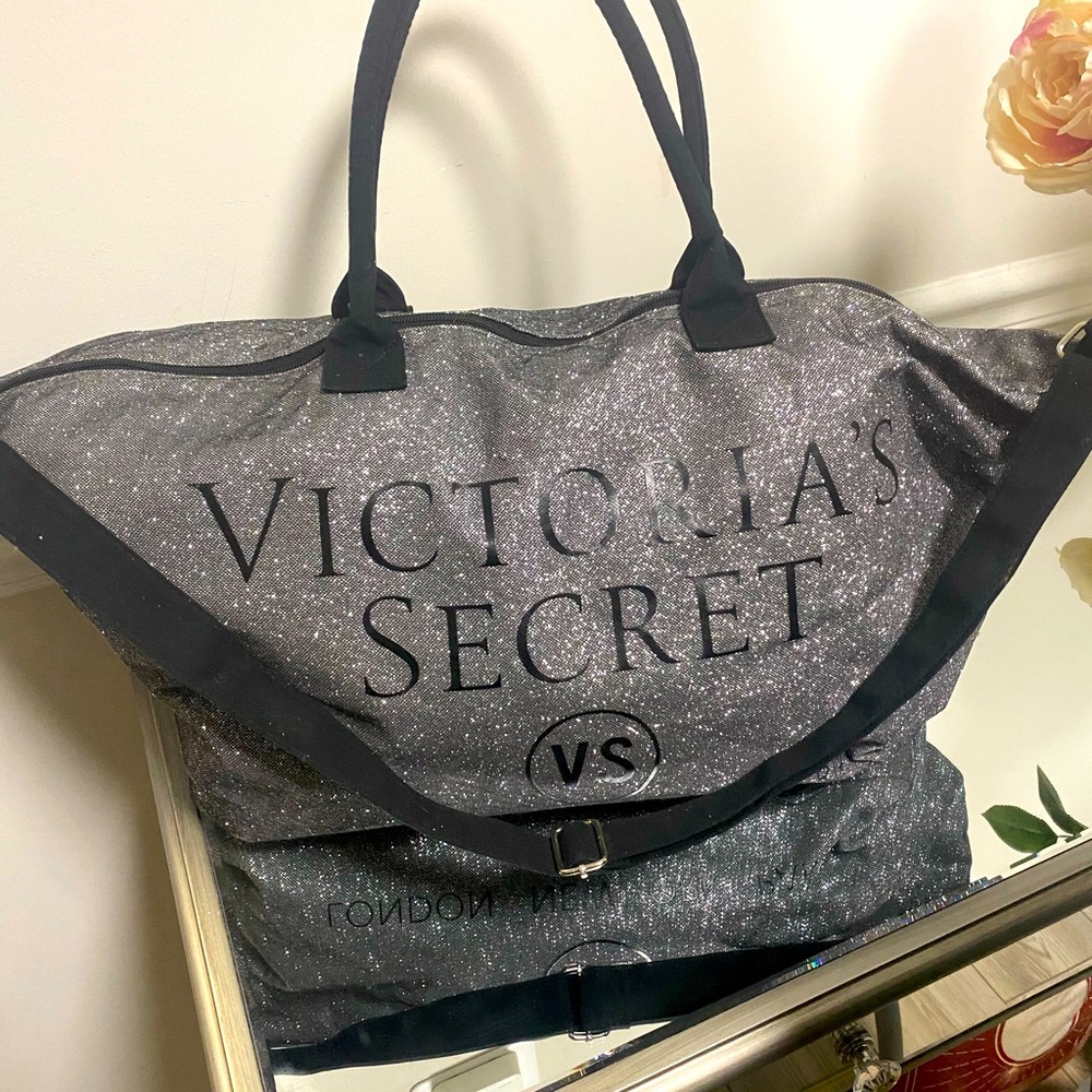 Victoria Secret Supermodel Shimmer London Paris New York getaway duffel bag